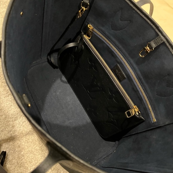 Louis Vuitton Neverfull MM Empreinte - Picture 5 of 8
